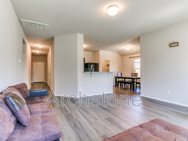 Building Photo - 1308 Dustin Dr