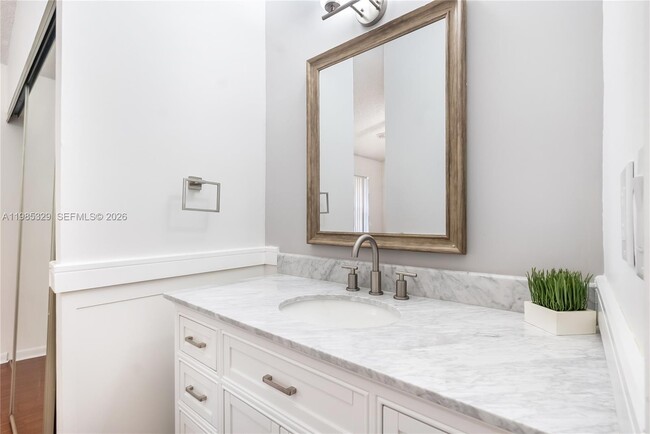 Building Photo - 3952 Cocoplum Cir