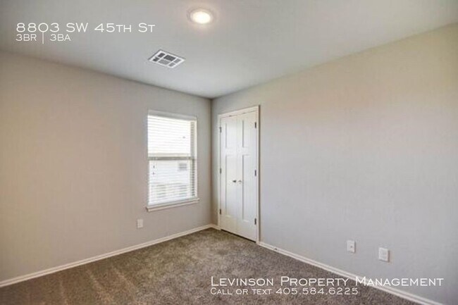 Building Photo - 8803 SW 45th Terrace
