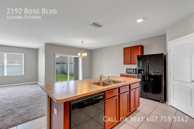 Building Photo - 2192 Rose Blvd