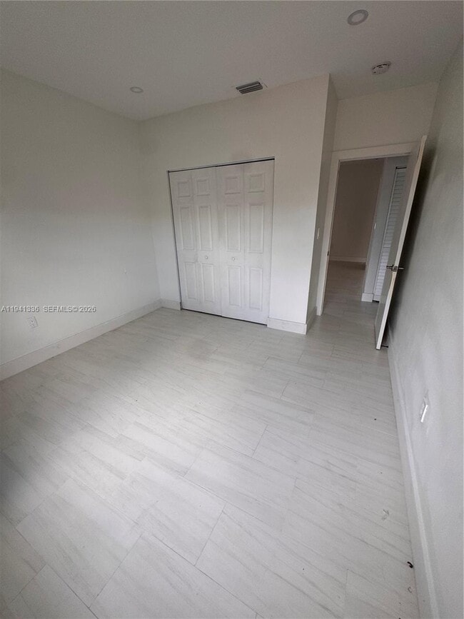 Building Photo - 13528 SW 9th Ln