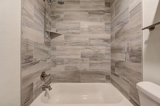 Building Photo - Beautiful 3 Bed 2 Bath in the Heart of Moore!