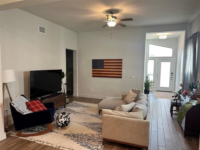 Building Photo - 8600 Cumbrae Ln