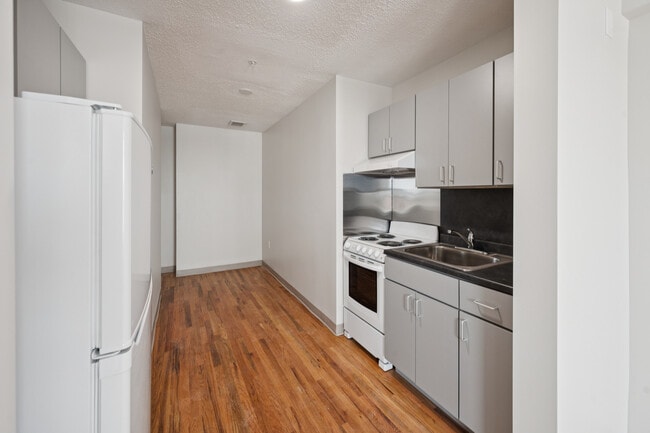 Building Photo - Aurora Apartments