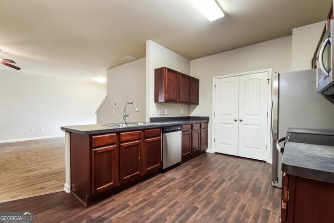 Building Photo - 118 Cassady Ln