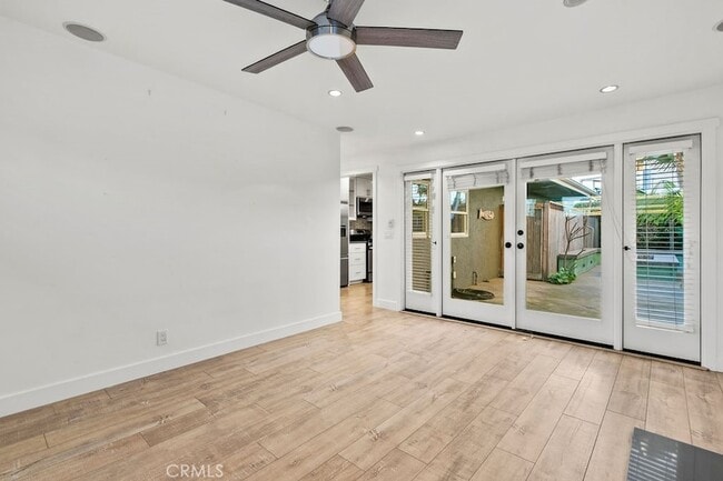 Building Photo - 256 Avenida Madrid