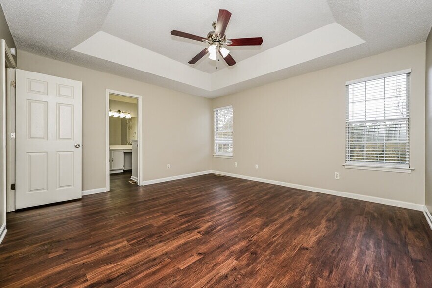 Building Photo - 2812 Oakvale Falls Dr