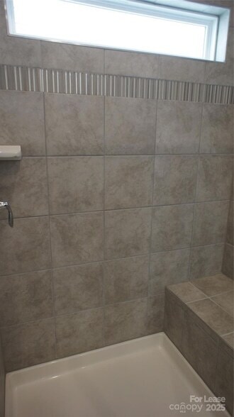 Building Photo - 137 Pampas Pl