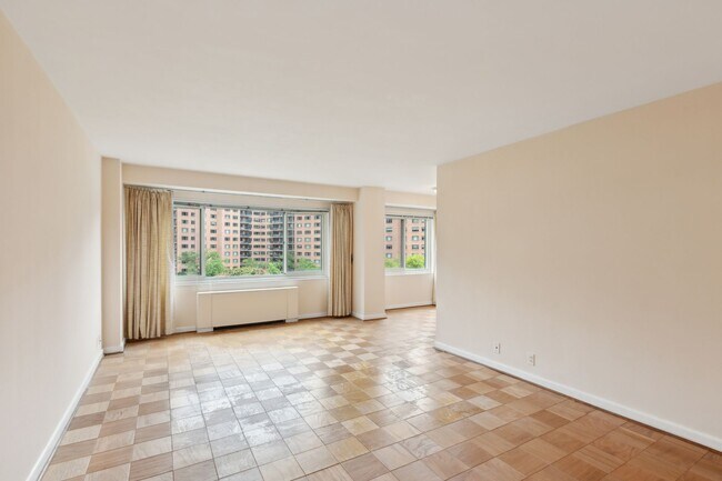 Primary Photo - Light-filled studio in the prestigious Towers Condominium, nestled in the heart of Wesley Heights...