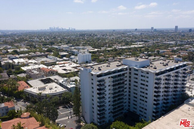 Building Photo - 1155 N La Cienega Blvd