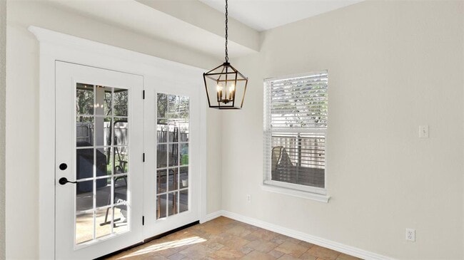 Building Photo - 1613 Country Squire Dr