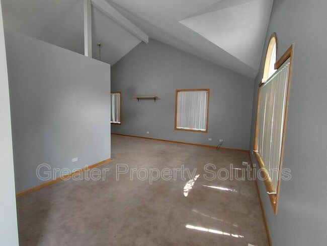 Building Photo - 9924 Lands End