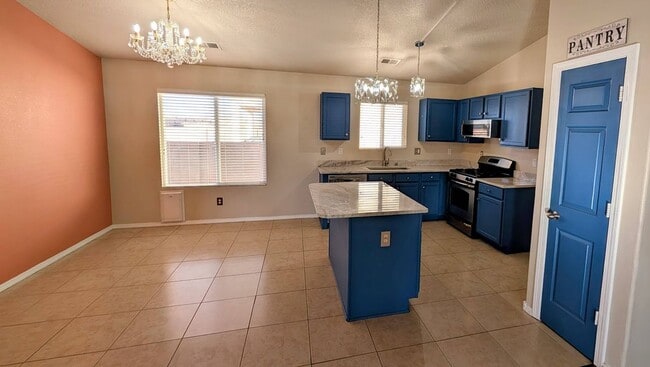 Building Photo - Spacious 4-Bedroom Single-Story Home in Northern Meadows