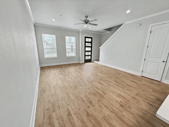 Building Photo - 202 Park Pl