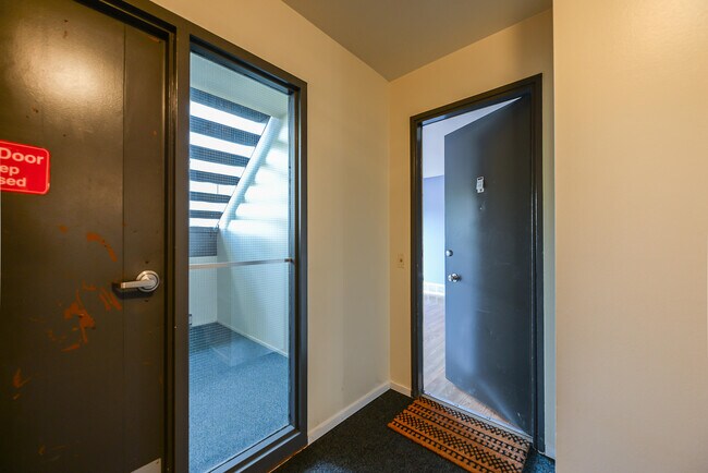 Building Photo - 2120 Pauline Blvd