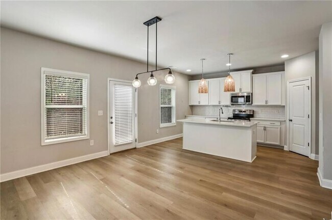 Building Photo - 2099 Easterwood Ct.