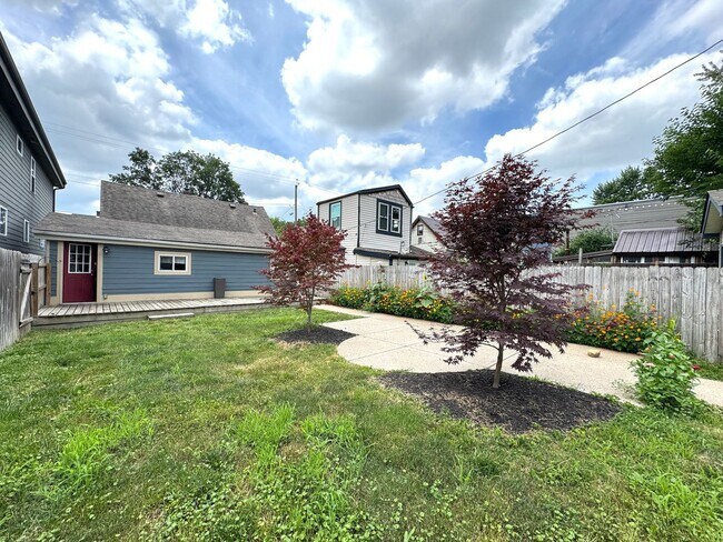 Building Photo - 1242 Cottage Ave