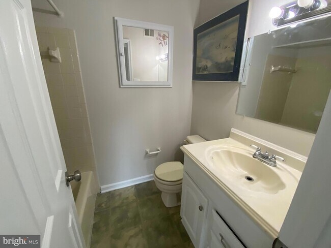 Building Photo - 12116 Stallion Ct