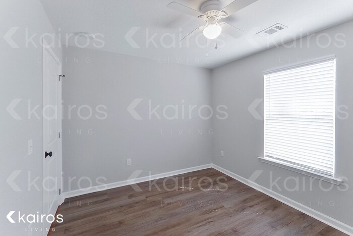 Building Photo - 15 Bungalow Cir