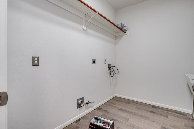 Building Photo - 5818 Pebble Bank Ln