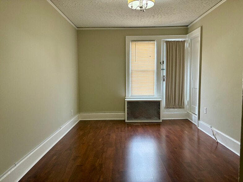 Building Photo - 42 Primrose St