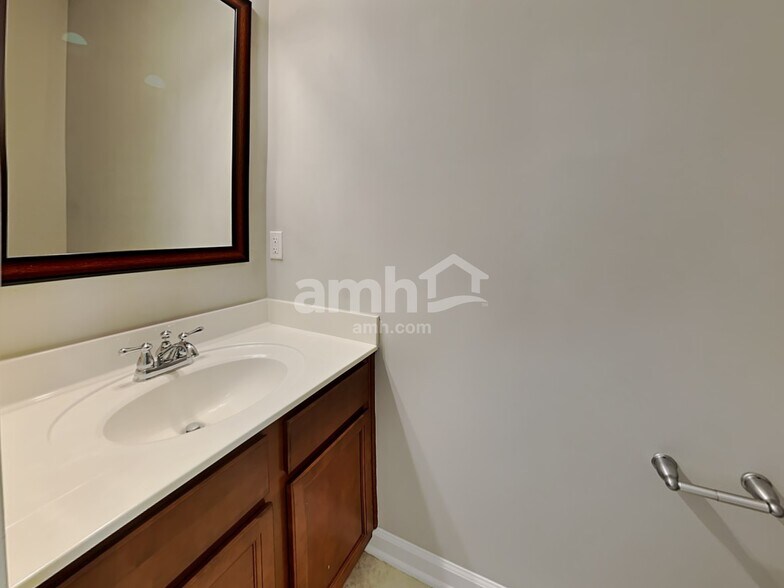 Building Photo - 514 Stonebridge Cir