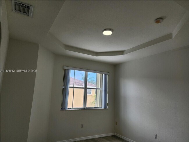 Building Photo - 10831 SW 240 Ln