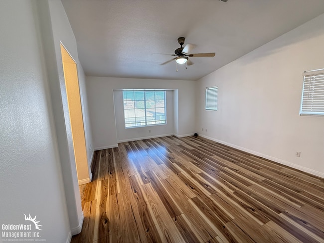 Building Photo - Beautifully Maintained 2Bdm 2Ba Two-story ...