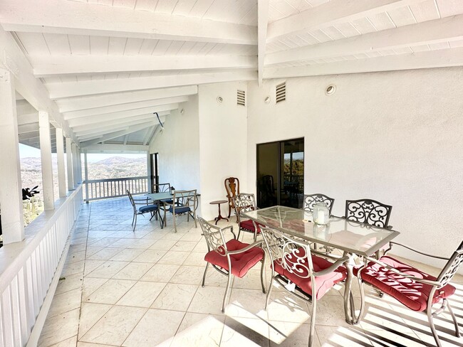 Building Photo - Beautiful, Shorter-Term, Fully Furnished Upstairs Guest Home, on Secluded Hilltop Property with M...