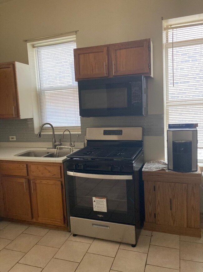 Stove and Microwave - 2217 W 23rd Pl