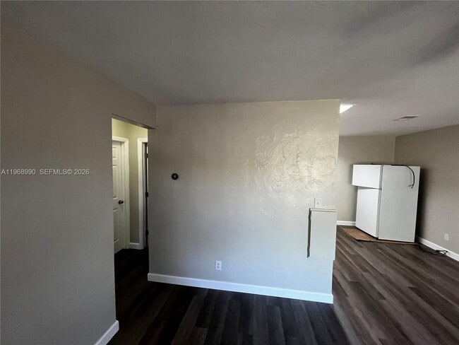 Building Photo - 816 Beech Rd