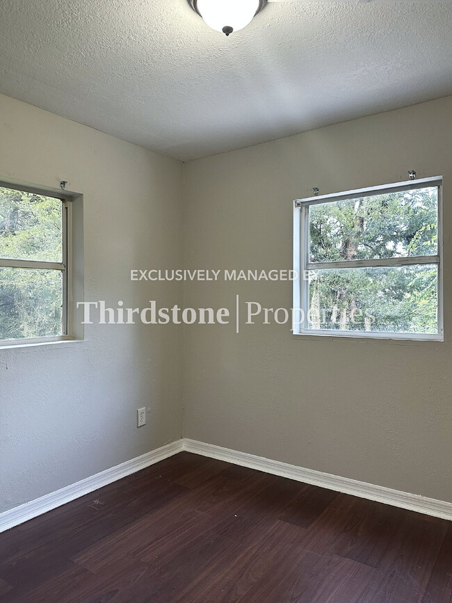 Building Photo - 7320 Smyrna St