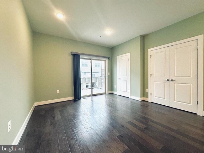 Building Photo - 1009 Rockwell Ave