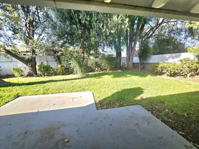 Building Photo - 191 E Avenida De Los Arboles