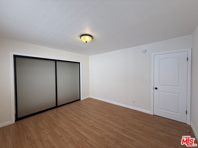 Building Photo - 314 S Clark Dr