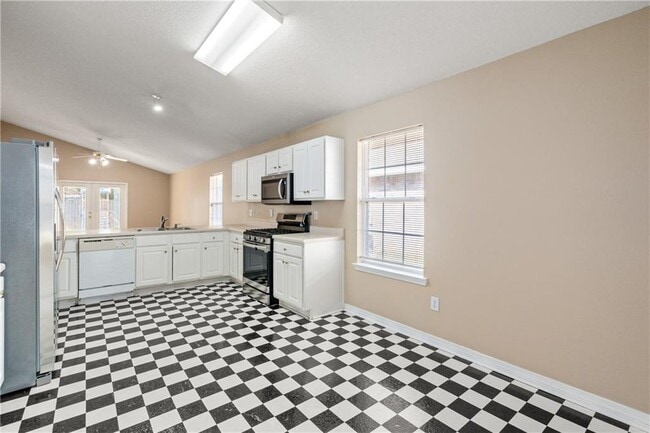 Building Photo - 8158 Magnolia Village Dr N