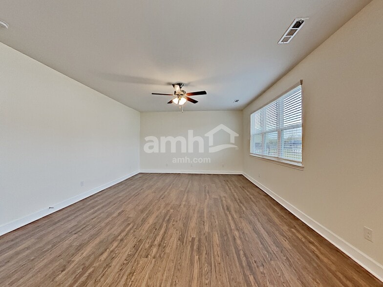 Building Photo - 5258 Lake Maxwell Dr