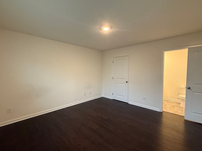 Building Photo - 4 Bedroom 2 Bathroom Home located in Greeneville, TN