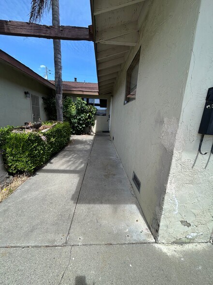 Building Photo - 5155 Snow Dr