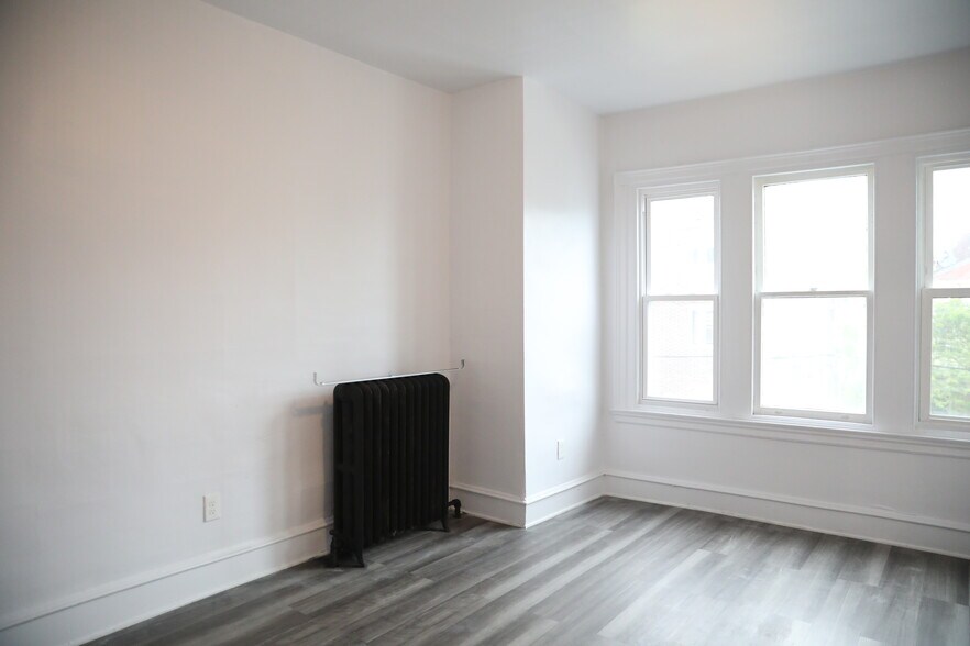 Building Photo - 4826 N Camac St