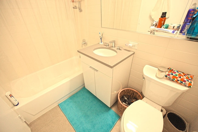 Building Photo - 30 West 60th Street