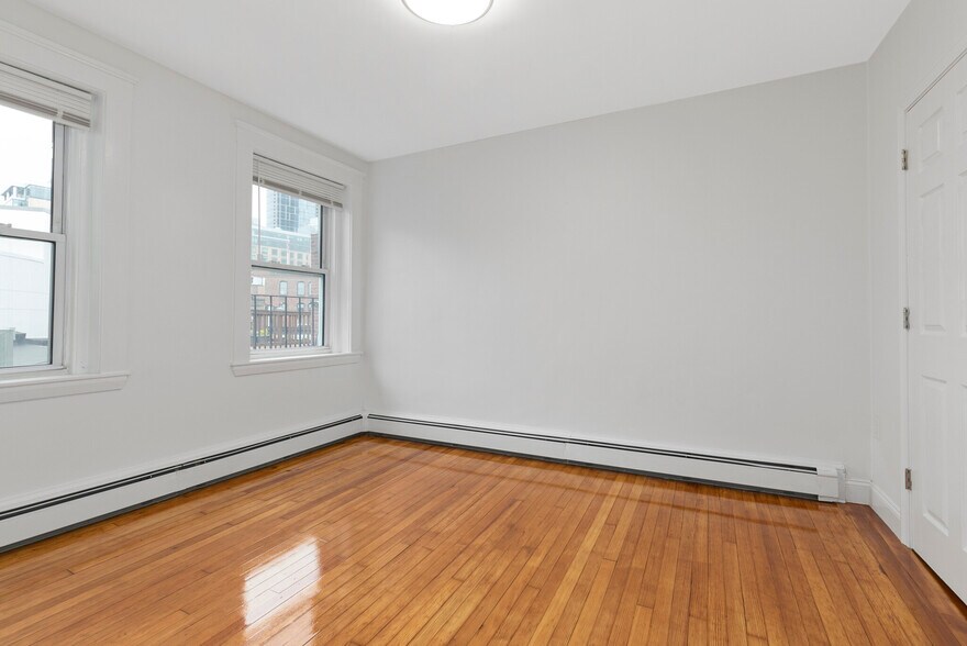 Building Photo - 122 Prince St