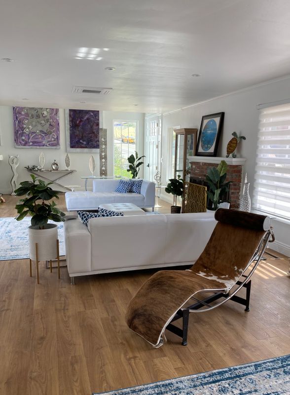 Building Photo - 1110 W Muirlands Dr