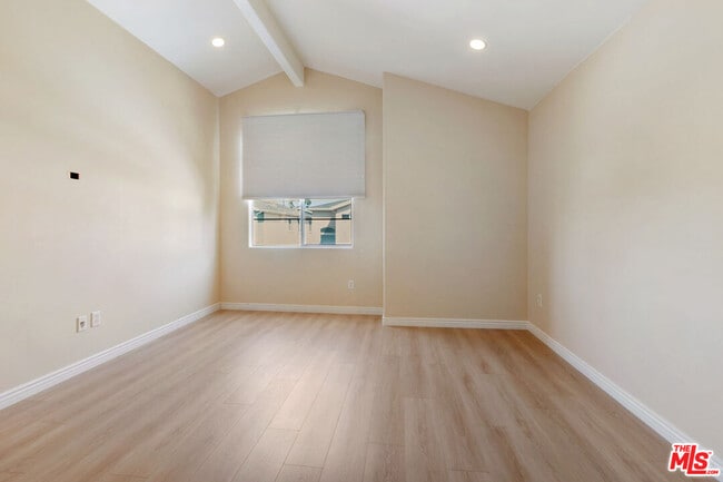 Building Photo - 2020 Penmar Ave
