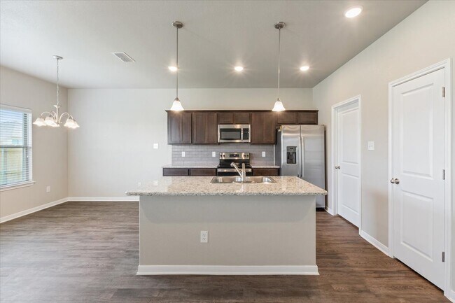 Building Photo - 7436 Garden Glen