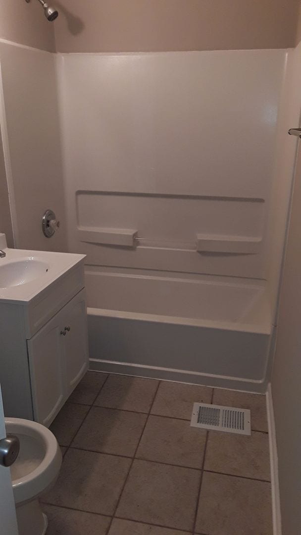 Building Photo - 3Bedroom, 1 Bath house AVAILABLE NOW. $160...