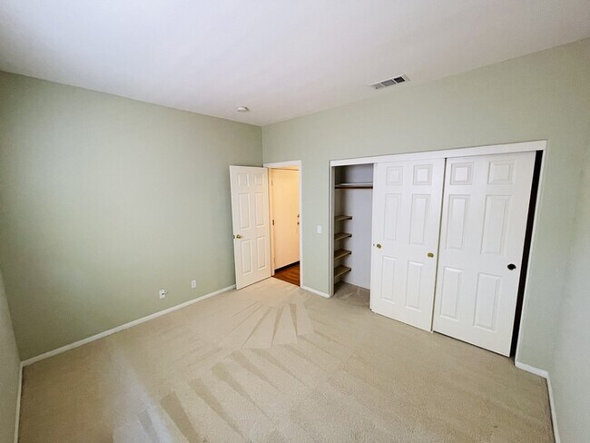 Building Photo - 30962 Crystalaire Dr