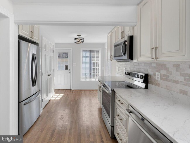 Building Photo - 9325 Brentsville Rd