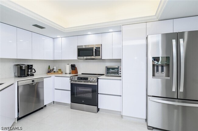 Building Photo - 592 Beachwalk Cir
