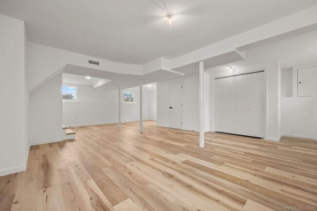 Building Photo - 141 Ridgewood Dr